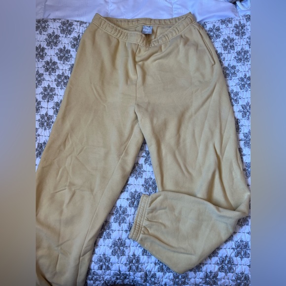 Aritzia tna set - Picture 2 of 2